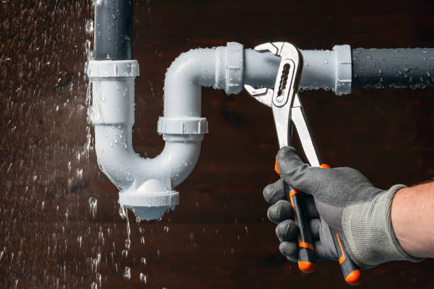 Professional Leak Detection technician working in Maplewood, MN